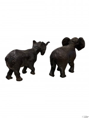 Eléphanteaux de dos 